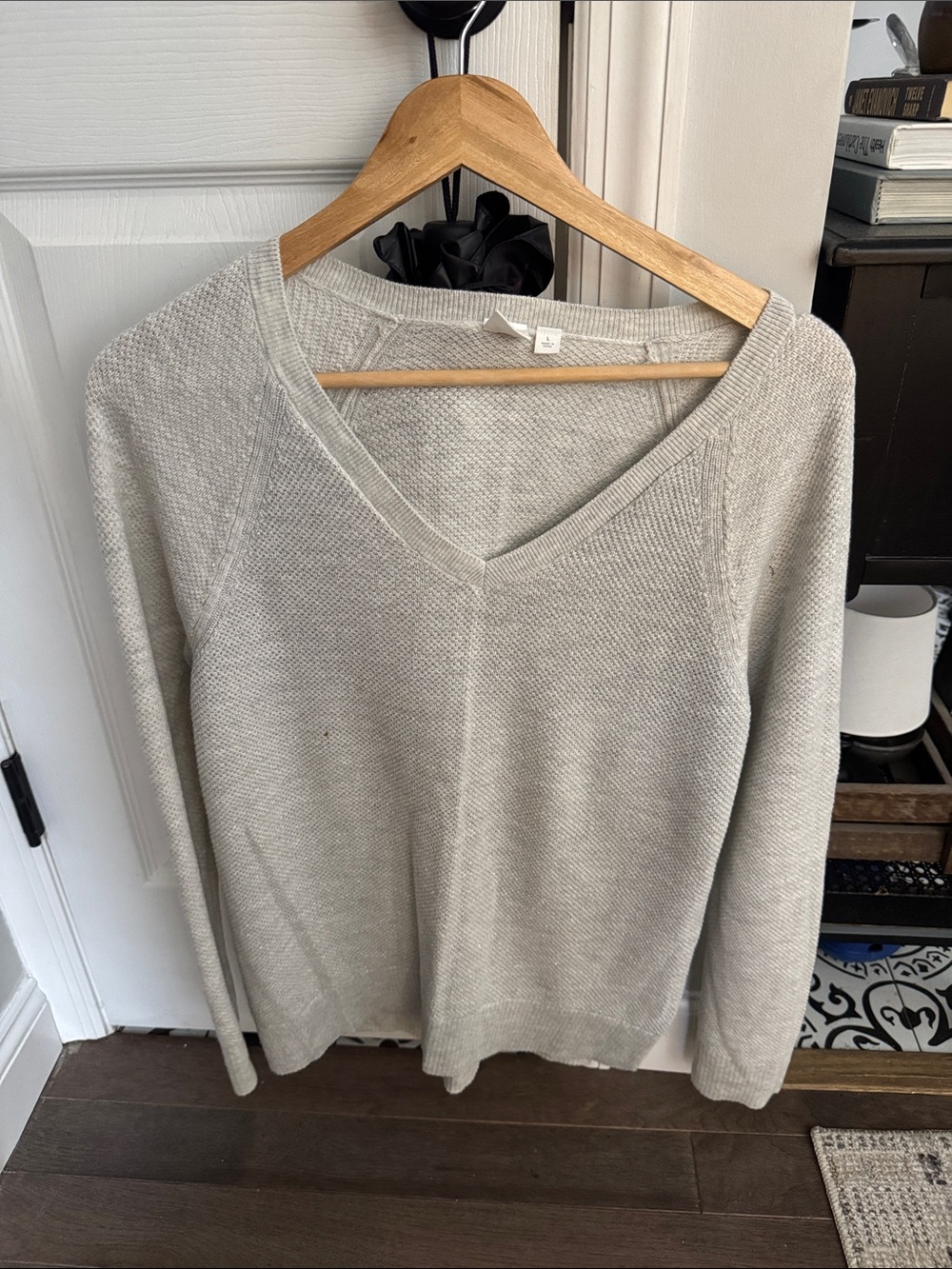 Womenโs gap factory grey with alittle sparkle sweater size large